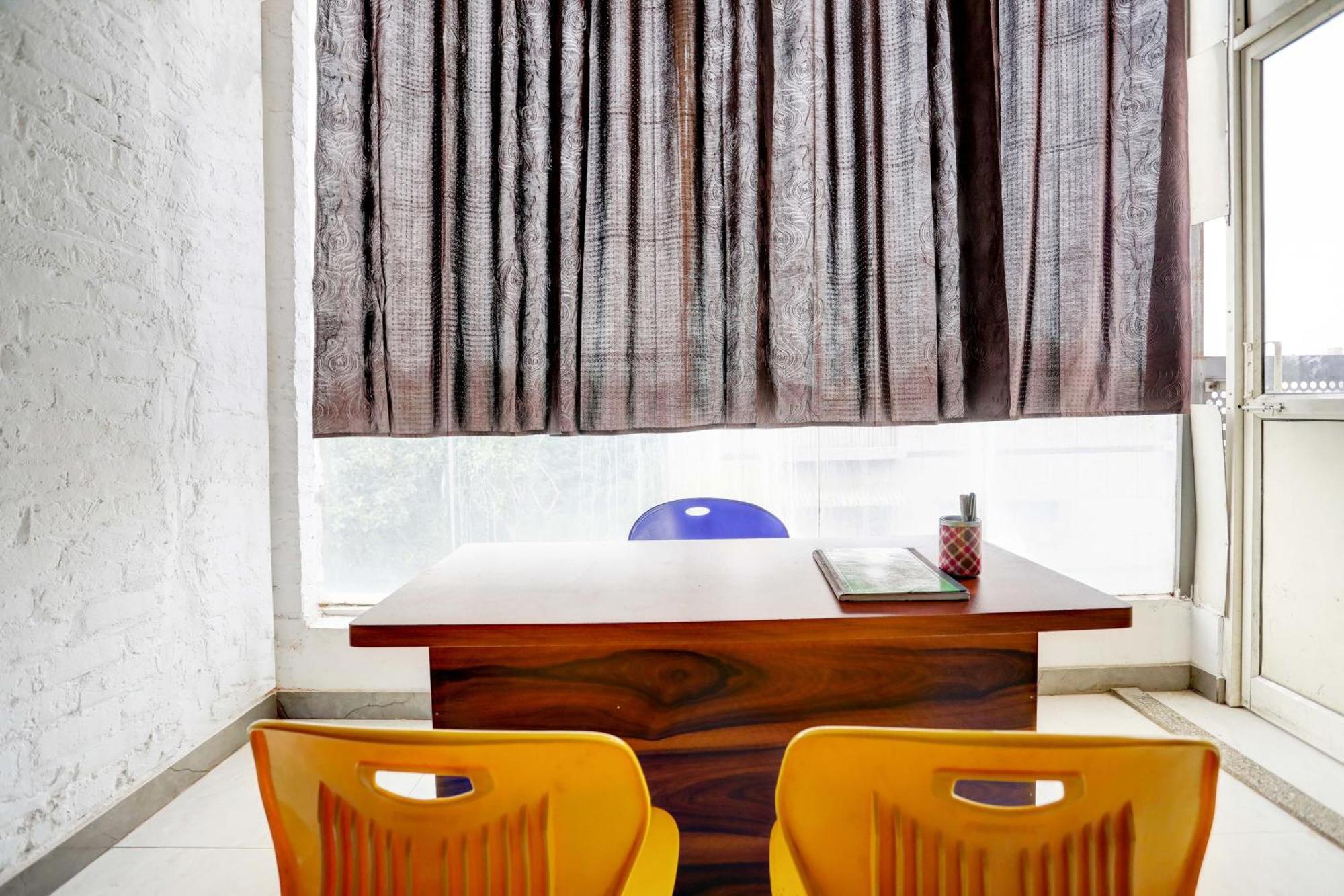 Aashiyana Homes Nuova Delhi Esterno foto
